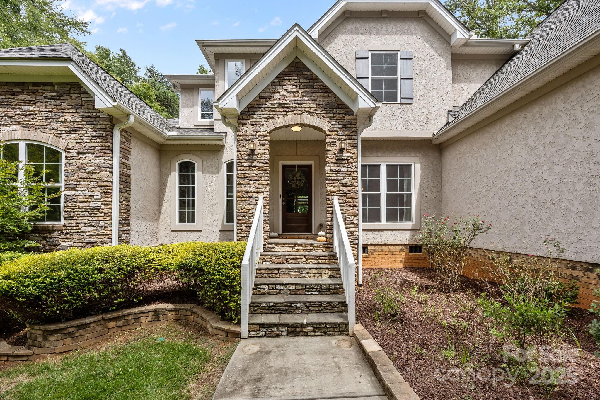 6802 Rock Island Road Charlotte, NC 28278 - Photo 3 of 43 Gallery Image 3