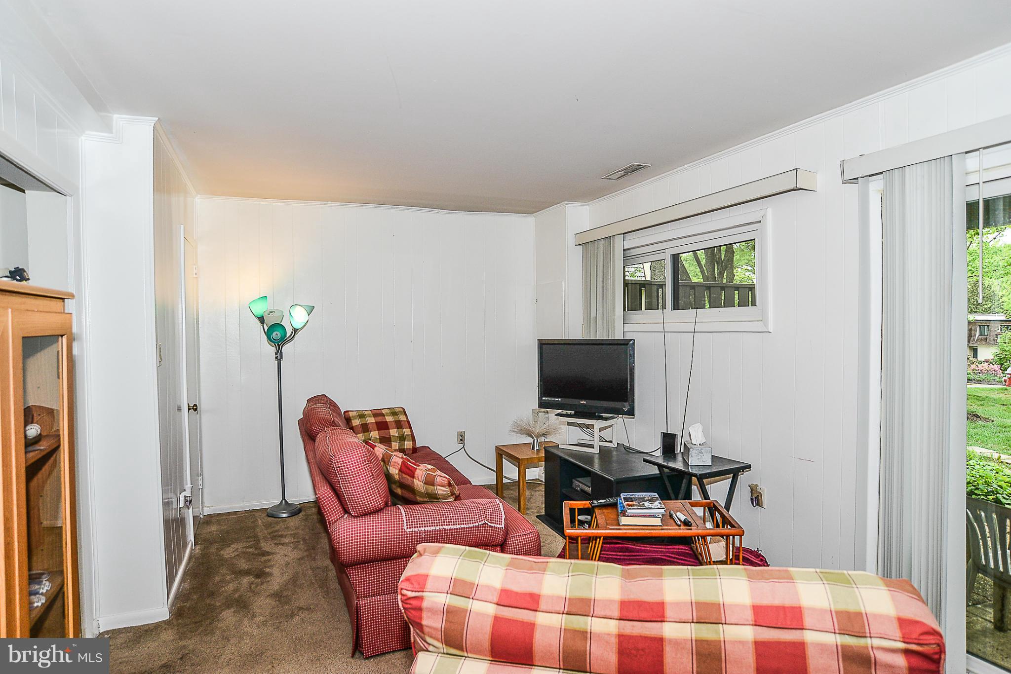 1637 Valencia Way Reston, VA 20190 - Photo 21 of 30 Family Room