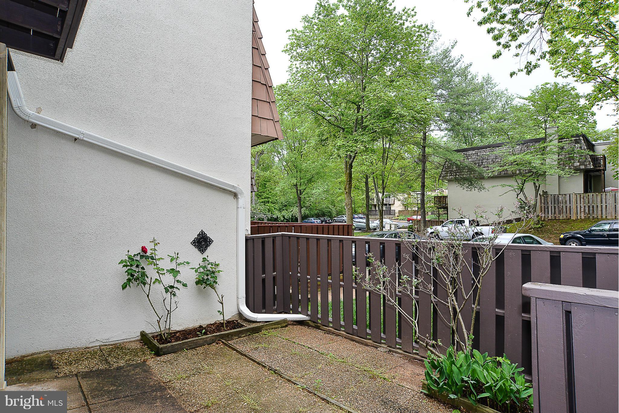 1637 Valencia Way Reston, VA 20190 - Photo 23 of 30 Patio off Kitchen
