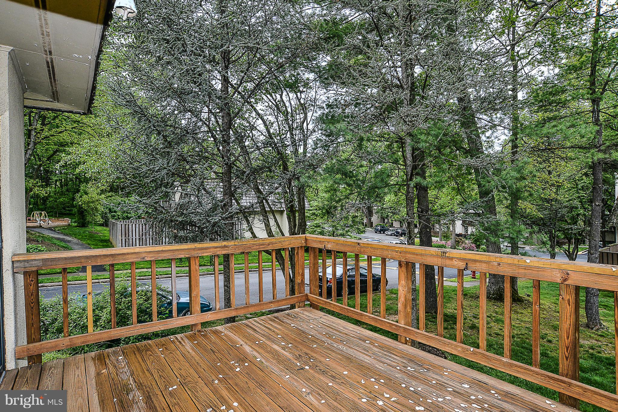 1637 Valencia Way Reston, VA 20190 - Photo 26 of 30 Deck and View