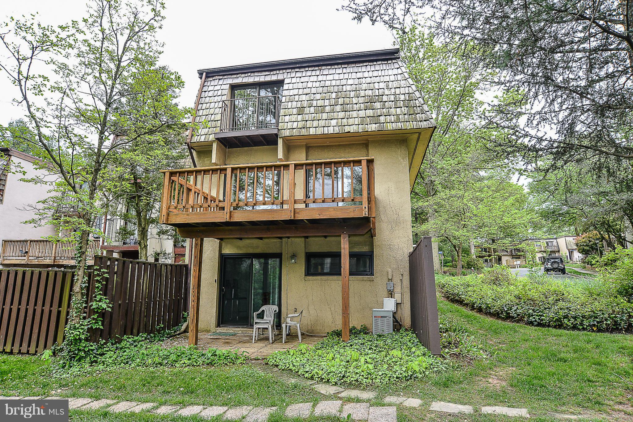 1637 Valencia Way Reston, VA 20190 - Photo 28 of 30 Exterior (Rear)