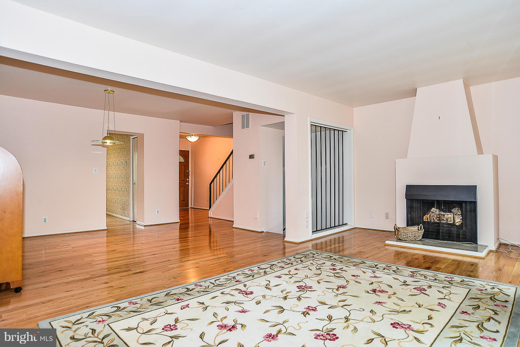 1637 Valencia Way Reston, VA 20190 - Photo 5 of 30 Interior (General)
