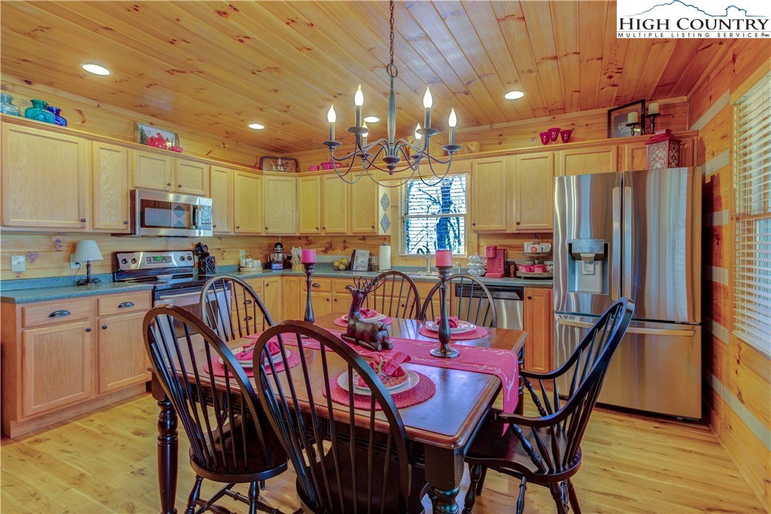 297 Woodby Ridge Road Vilas, NC 28692 - Photo 11 of 43 Gallery Image 11