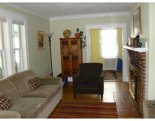 26 Thaxter Road Newton, MA 02460 - Photo 3 of 15
