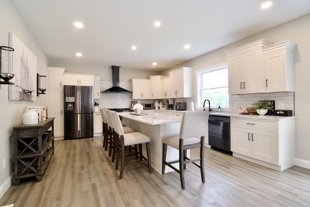 103 Oak Hollow Road Springfield, MA 01128 - Photo 13 of 42