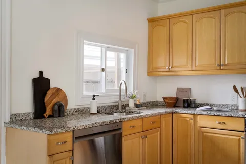 $750,000 | 7 Farragut Avenue, Unit 1, Somerville, MA 02144