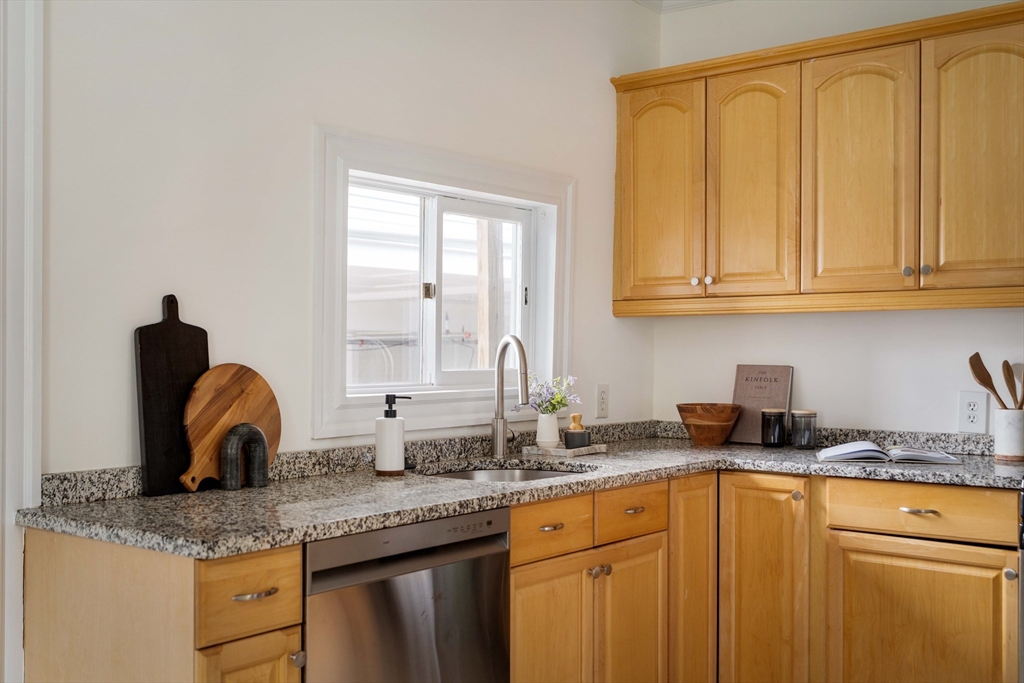 7 Farragut Avenue, Unit 1 Somerville, MA 02144 - Photo 24 of 29
