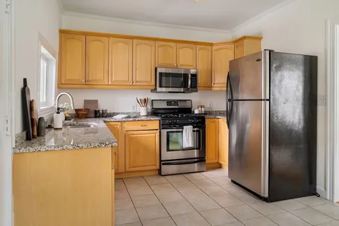 $750,000 | 7 Farragut Avenue, Unit 1, Somerville, MA 02144