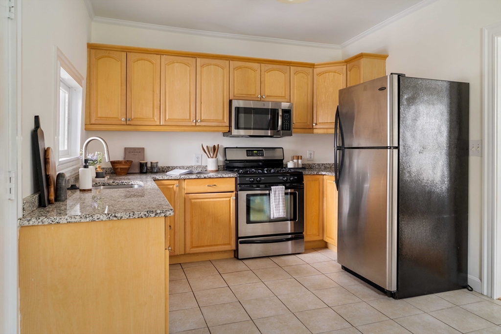 7 Farragut Avenue, Unit 1 Somerville, MA 02144 - Photo 25 of 29