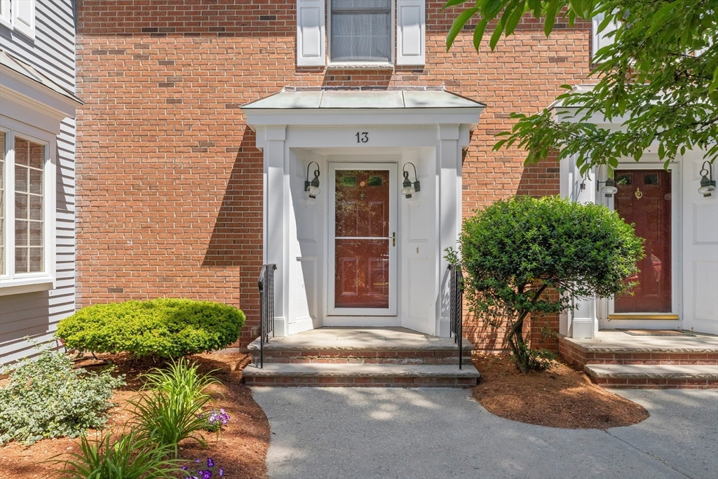 13 Mills Point, Unit 13 Middleton, MA 01949 - Photo 2 of 42