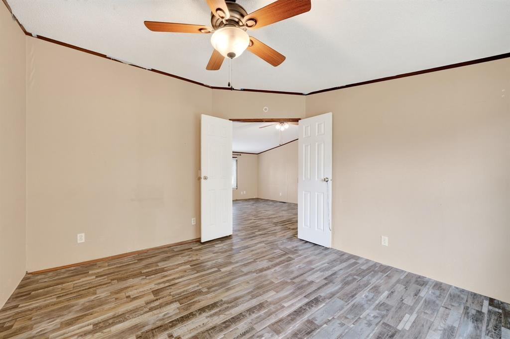 929 West Sterrett Road Waxahachie, TX 75167 - Photo 11 of 40
