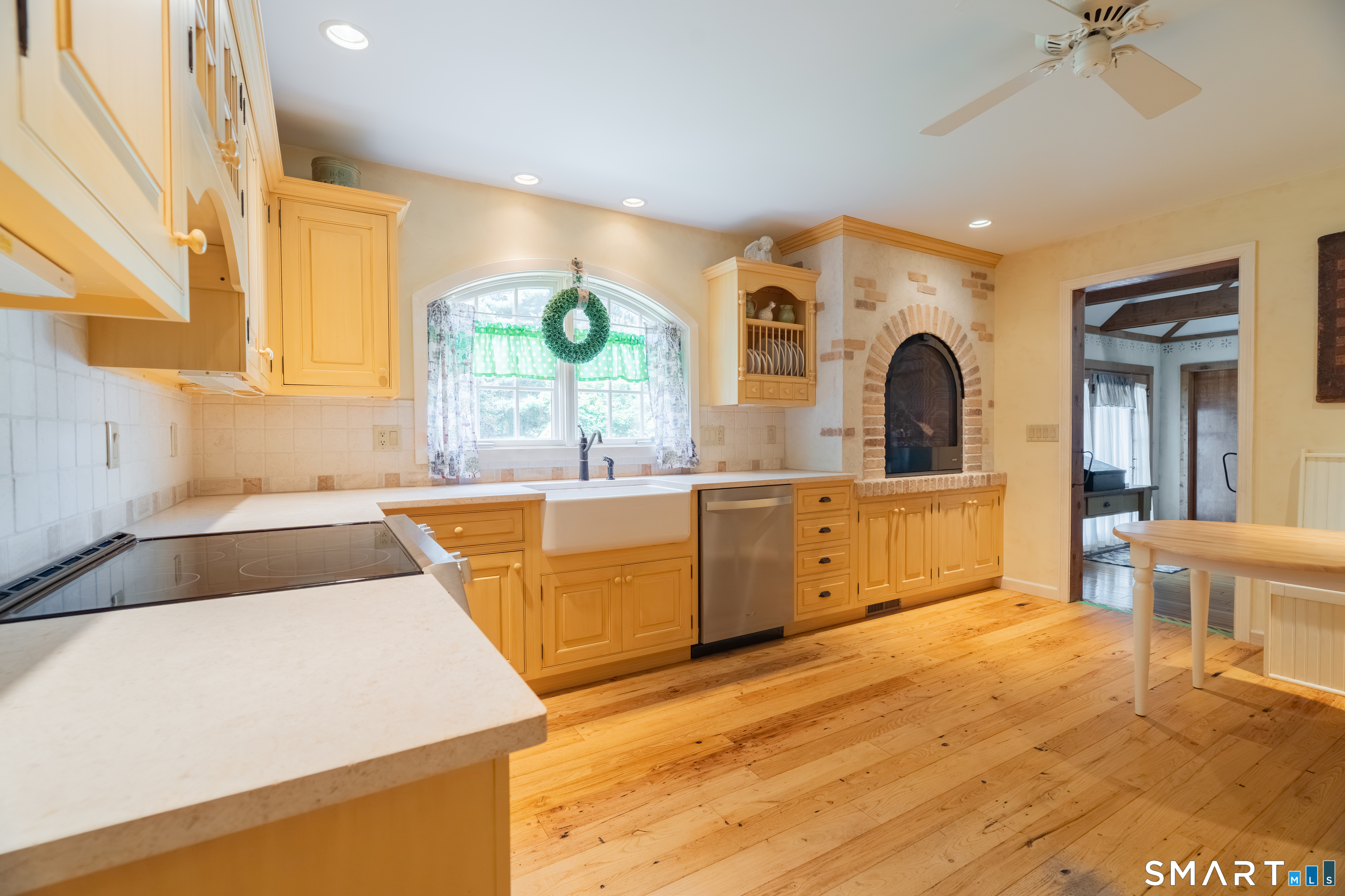 350 Joyce Road Hamden, CT 06518 - Photo 5 of 39 Gallery Image 5