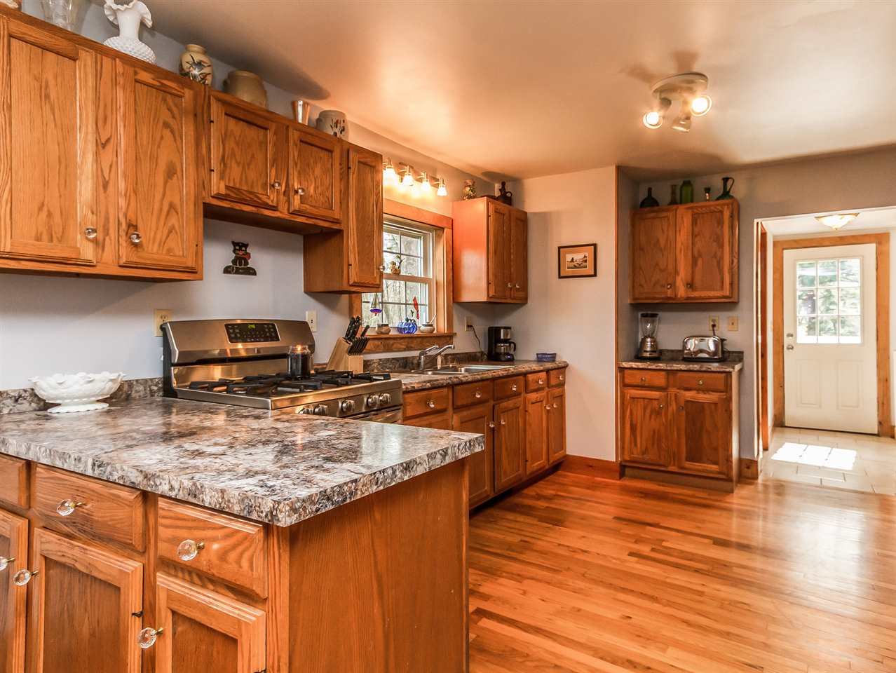 85 Fremont Road Raymond, NH 03077 - Photo 13 of 39