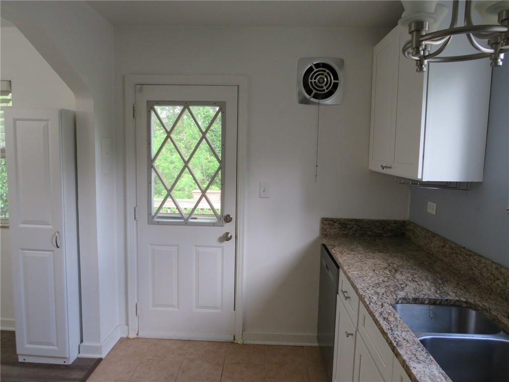 985 McNeilly Road Pittsburgh, PA 15226 - Photo 4 of 32 Gallery Image 4
