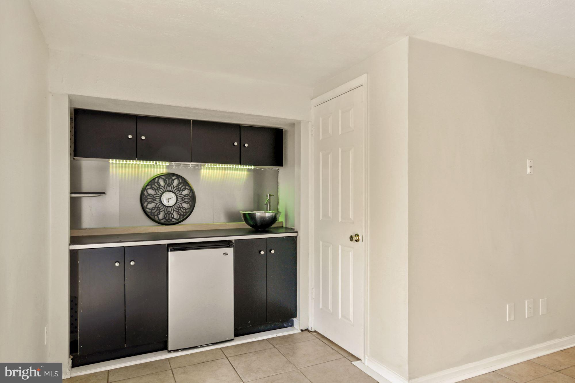 10 Powder View Court Baltimore, MD 21236 - Photo 22 of 36 Family Room Custom Wet Bar