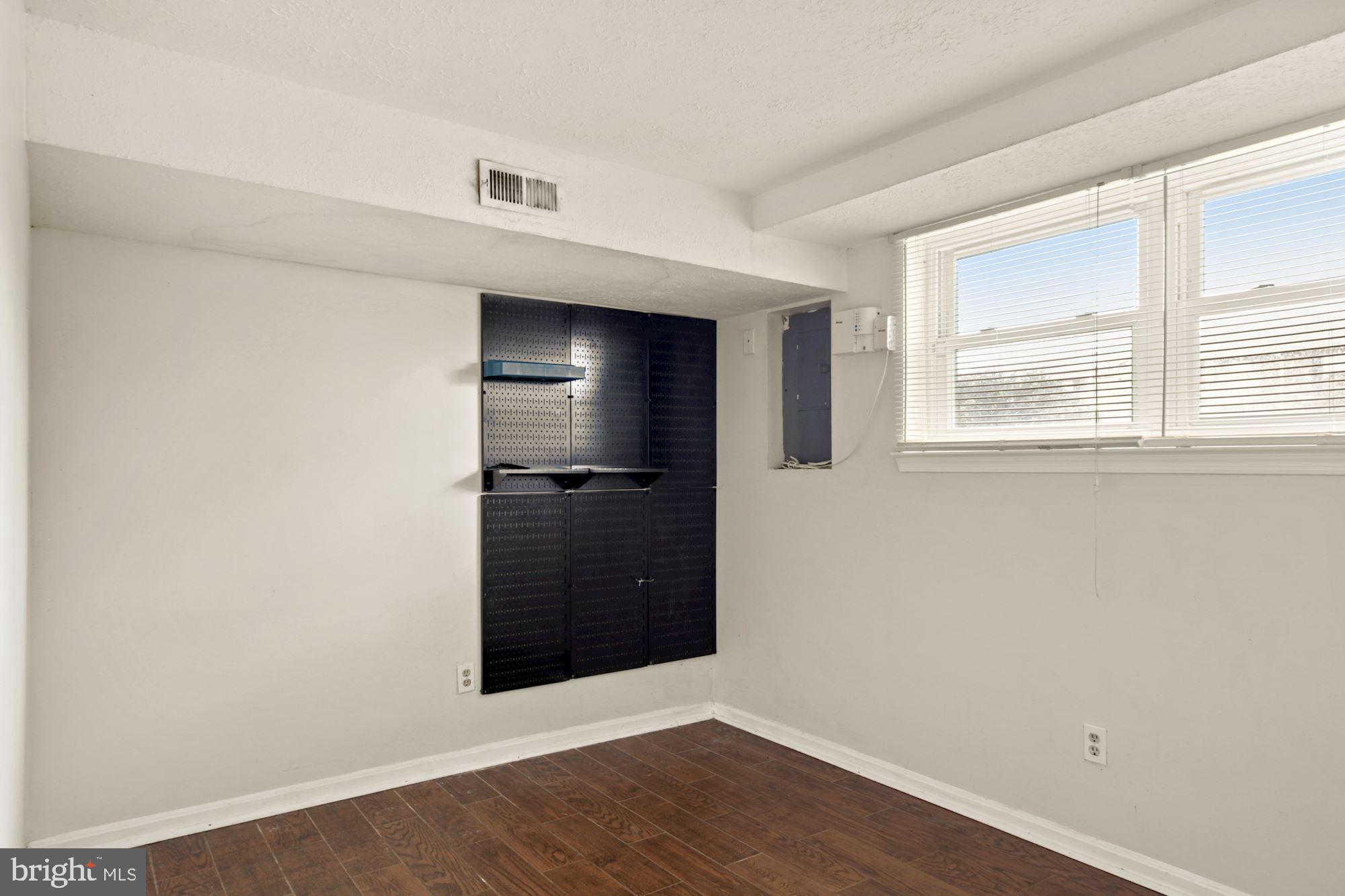 10 Powder View Court Baltimore, MD 21236 - Photo 24 of 36 Lower Level Bedroom 4