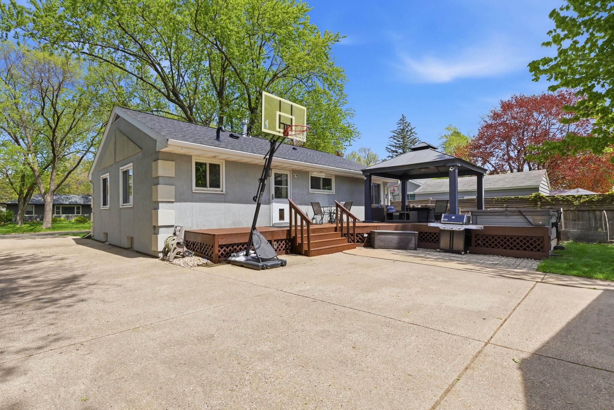 1821 Manley Street Madison, WI 53704 - Photo 34 of 48