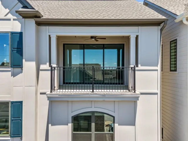 a view of a entryway of the house