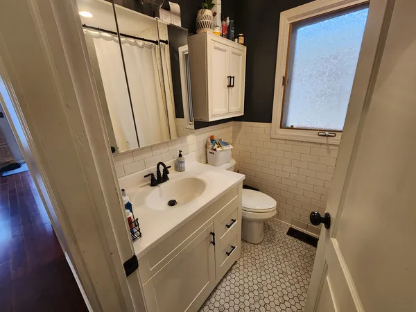 $335,000 | 11134 South Sawyer Avenue, Chicago, IL 60655