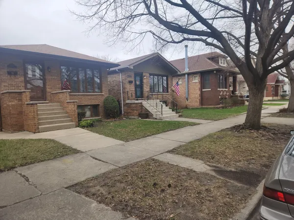 $335,000 | 11134 South Sawyer Avenue, Chicago, IL 60655