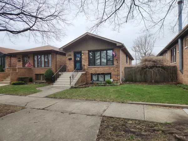 $335,000 | 11134 South Sawyer Avenue, Chicago, IL 60655