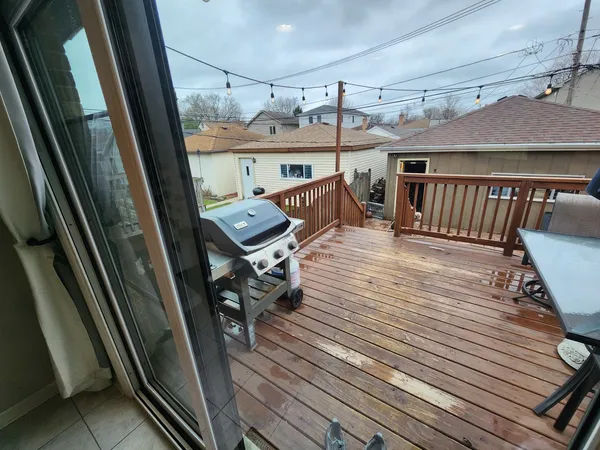$335,000 | 11134 South Sawyer Avenue, Chicago, IL 60655