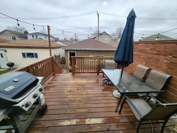 $335,000 | 11134 South Sawyer Avenue, Chicago, IL 60655