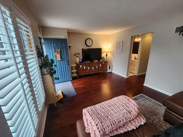 $335,000 | 11134 South Sawyer Avenue, Chicago, IL 60655