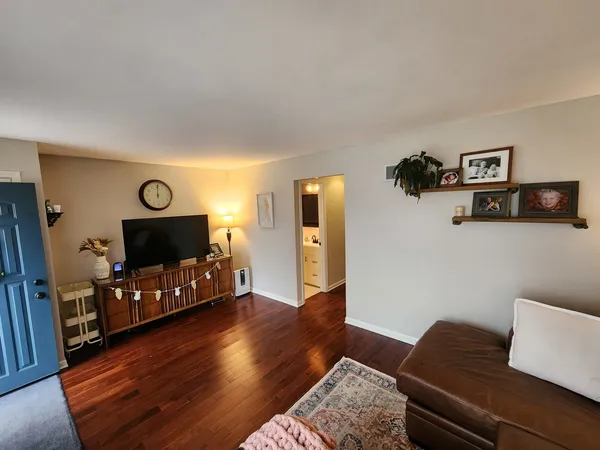 $335,000 | 11134 South Sawyer Avenue, Chicago, IL 60655