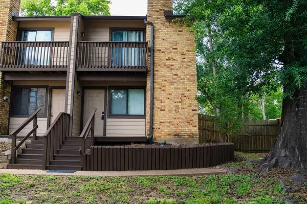 $150,000 | 2521 Crosstimbers Drive, Unit K6, Huntsville, TX 77320