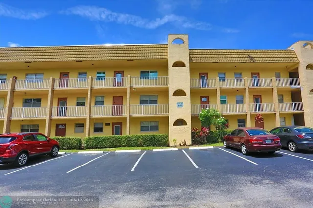 $1,500 | 8225 Sunrise Lakes Boulevard, Unit 305, Sunrise, FL 33322