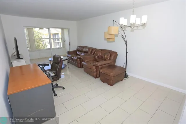 $1,500 | 8225 Sunrise Lakes Boulevard, Unit 305, Sunrise, FL 33322