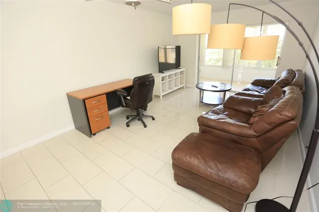 $1,500 | 8225 Sunrise Lakes Boulevard, Unit 305, Sunrise, FL 33322