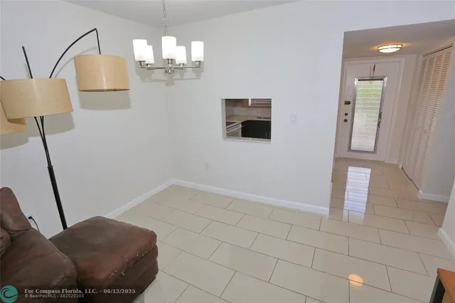 $1,500 | 8225 Sunrise Lakes Boulevard, Unit 305, Sunrise, FL 33322