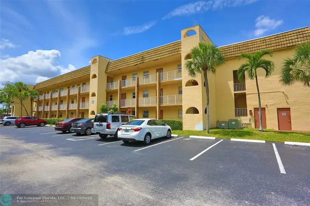 $1,500 | 8225 Sunrise Lakes Boulevard, Unit 305, Sunrise, FL 33322