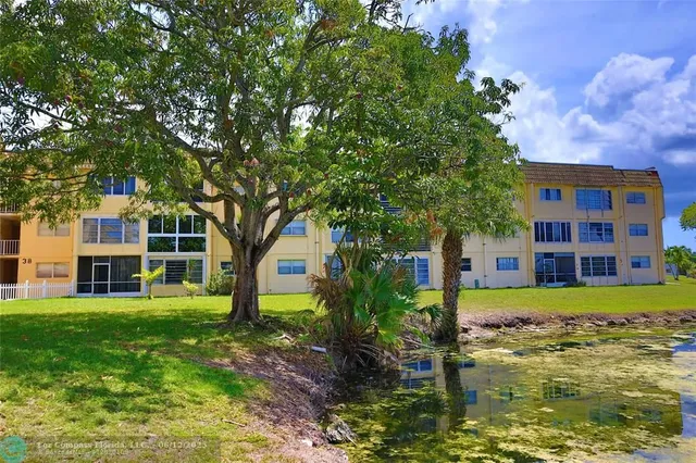 $1,500 | 8225 Sunrise Lakes Boulevard, Unit 305, Sunrise, FL 33322