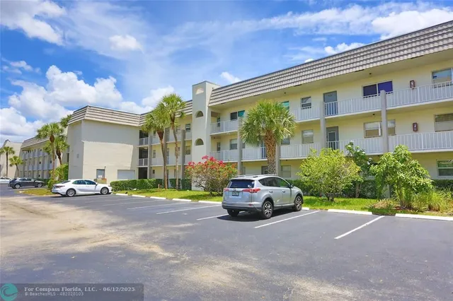 $1,500 | 8225 Sunrise Lakes Boulevard, Unit 305, Sunrise, FL 33322