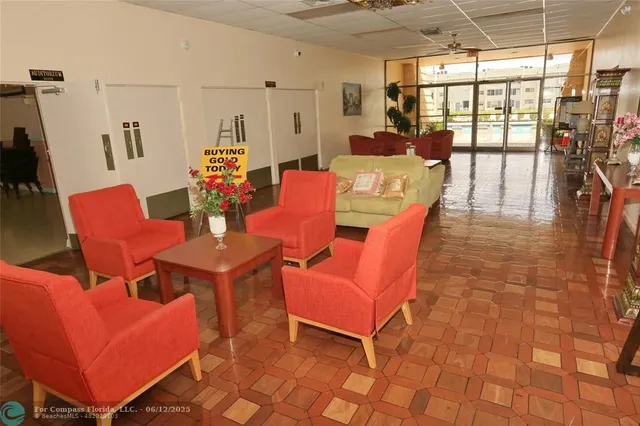 $1,500 | 8225 Sunrise Lakes Boulevard, Unit 305, Sunrise, FL 33322