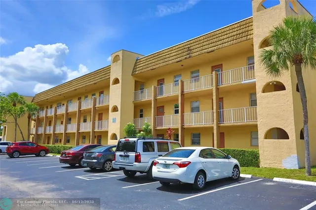$1,500 | 8225 Sunrise Lakes Boulevard, Unit 305, Sunrise, FL 33322