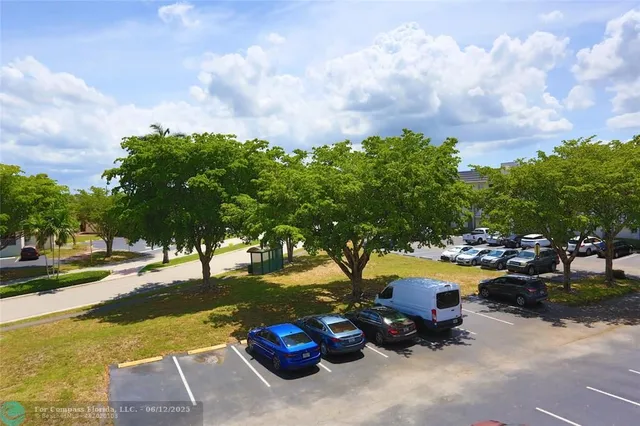 $1,500 | 8225 Sunrise Lakes Boulevard, Unit 305, Sunrise, FL 33322