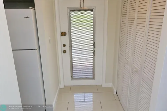 $1,500 | 8225 Sunrise Lakes Boulevard, Unit 305, Sunrise, FL 33322