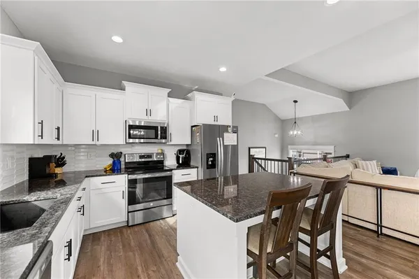 $410,000 | 11722 North Manning Avenue, Kansas City, MO 64157