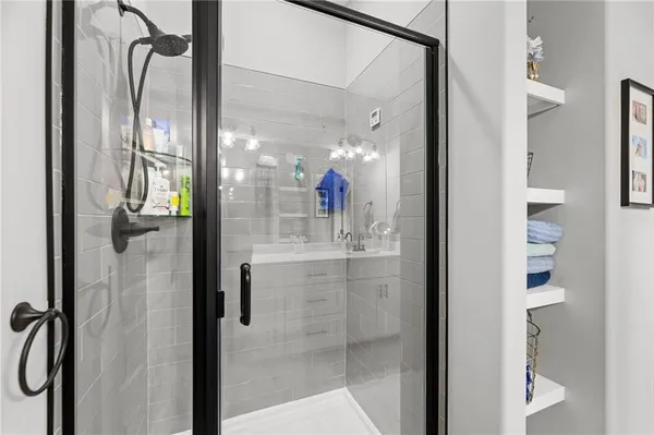 $410,000 | 11722 North Manning Avenue, Kansas City, MO 64157