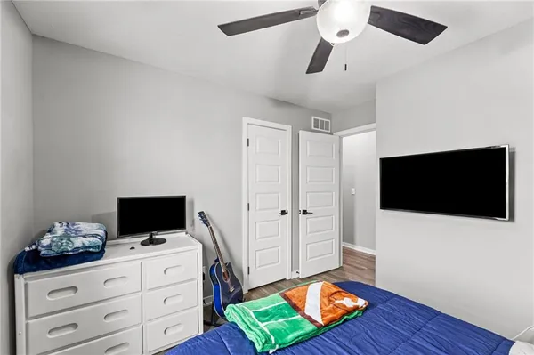 $410,000 | 11722 North Manning Avenue, Kansas City, MO 64157