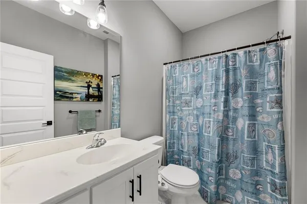 $410,000 | 11722 North Manning Avenue, Kansas City, MO 64157