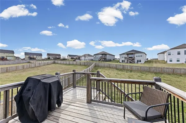 $410,000 | 11722 North Manning Avenue, Kansas City, MO 64157