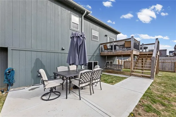 $410,000 | 11722 North Manning Avenue, Kansas City, MO 64157