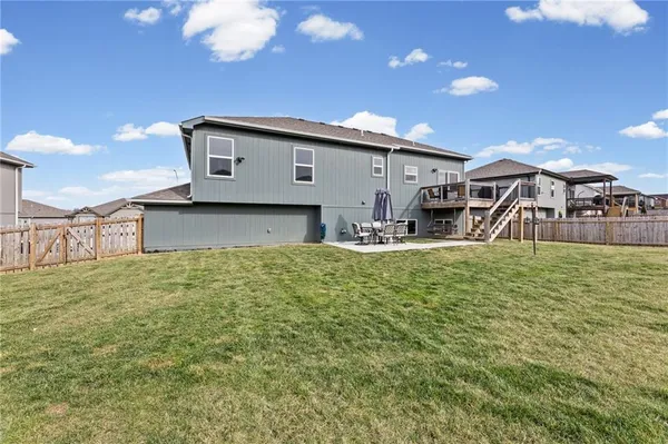 $410,000 | 11722 North Manning Avenue, Kansas City, MO 64157