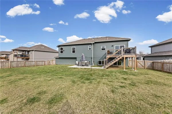 $410,000 | 11722 North Manning Avenue, Kansas City, MO 64157