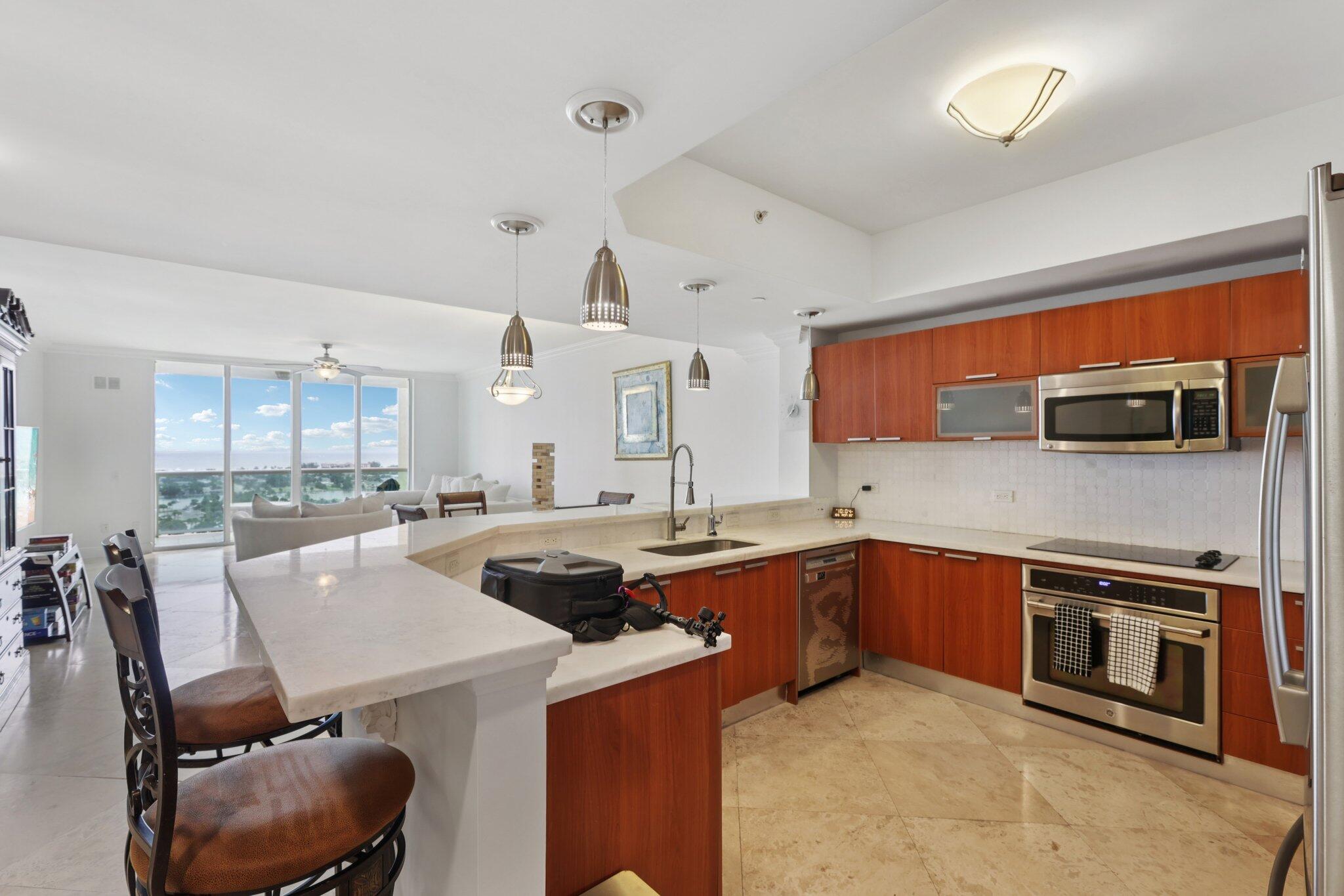 2640 Lake Shore Drive, Unit 1809 Riviera Beach, FL 33404 - Photo 8 of 70 9-web-or-mls-Lake Shore Dr 1809-S0710-00